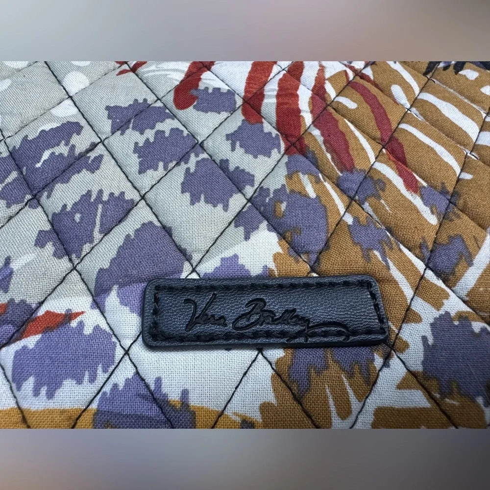 VERA BRADLEY Top Zip Wristlet In Painted Feathers-Retired Print